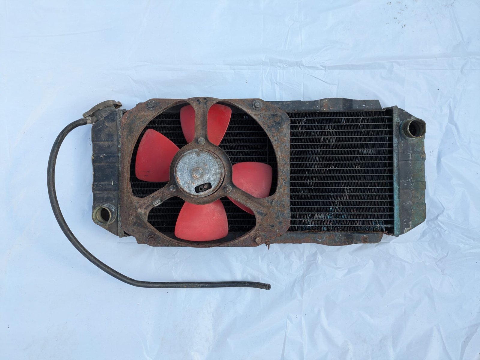 Ford Fiesta MK1 XRT/SuperSport Radiator with Fan and Housing